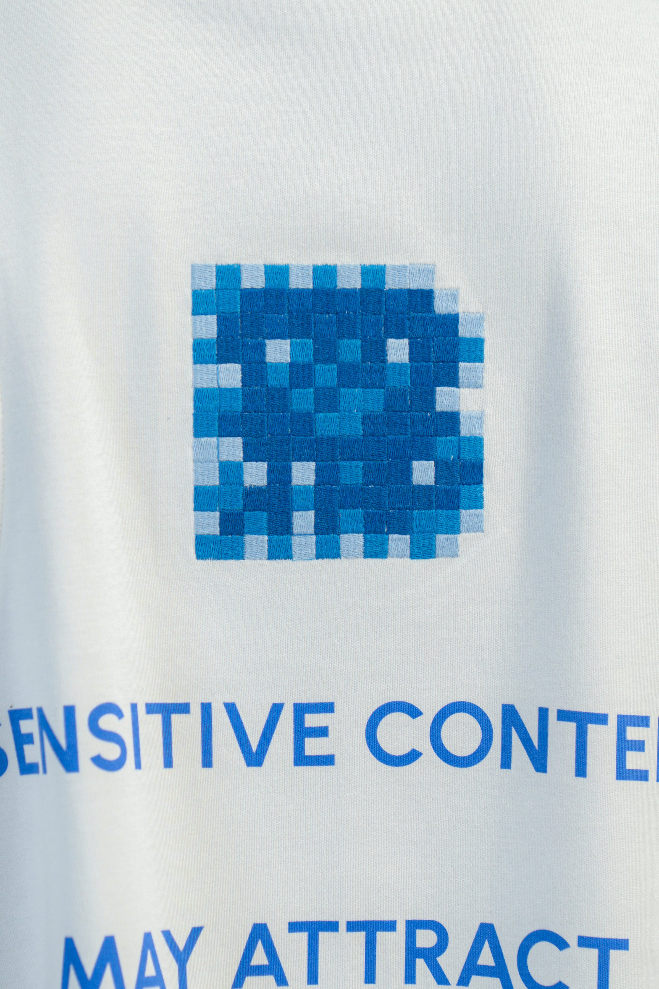 BASIC*B - SENSITIVE CONTENT CROPPED BOXY T-SHIRT