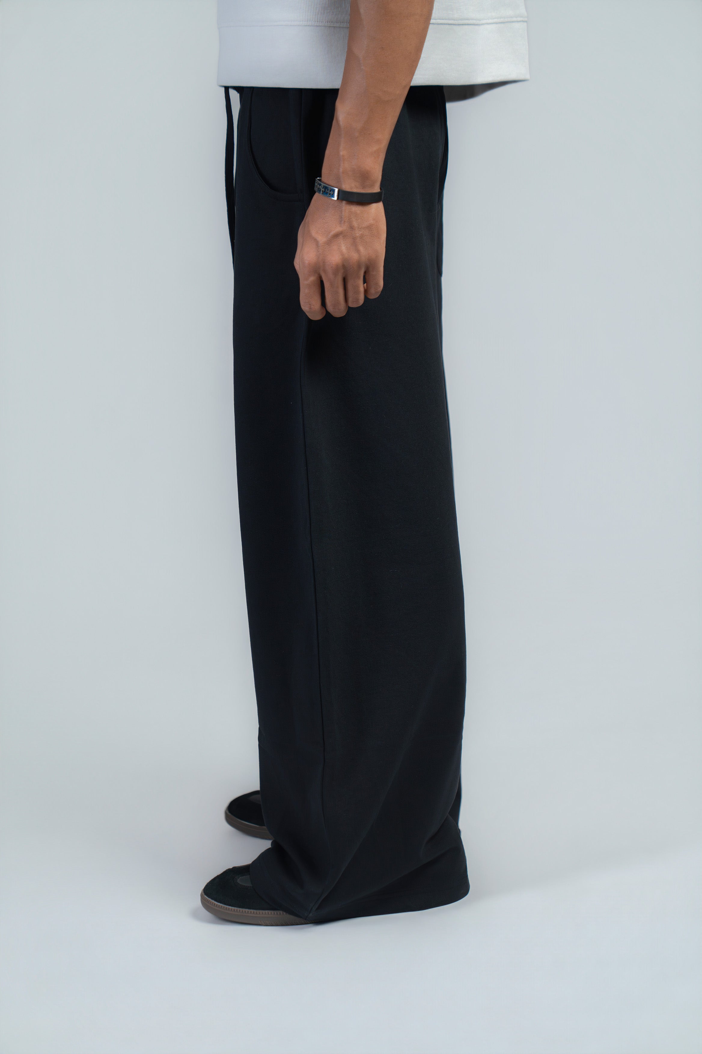 BASIC B* - BLACK LOOSE SWEATPANTS