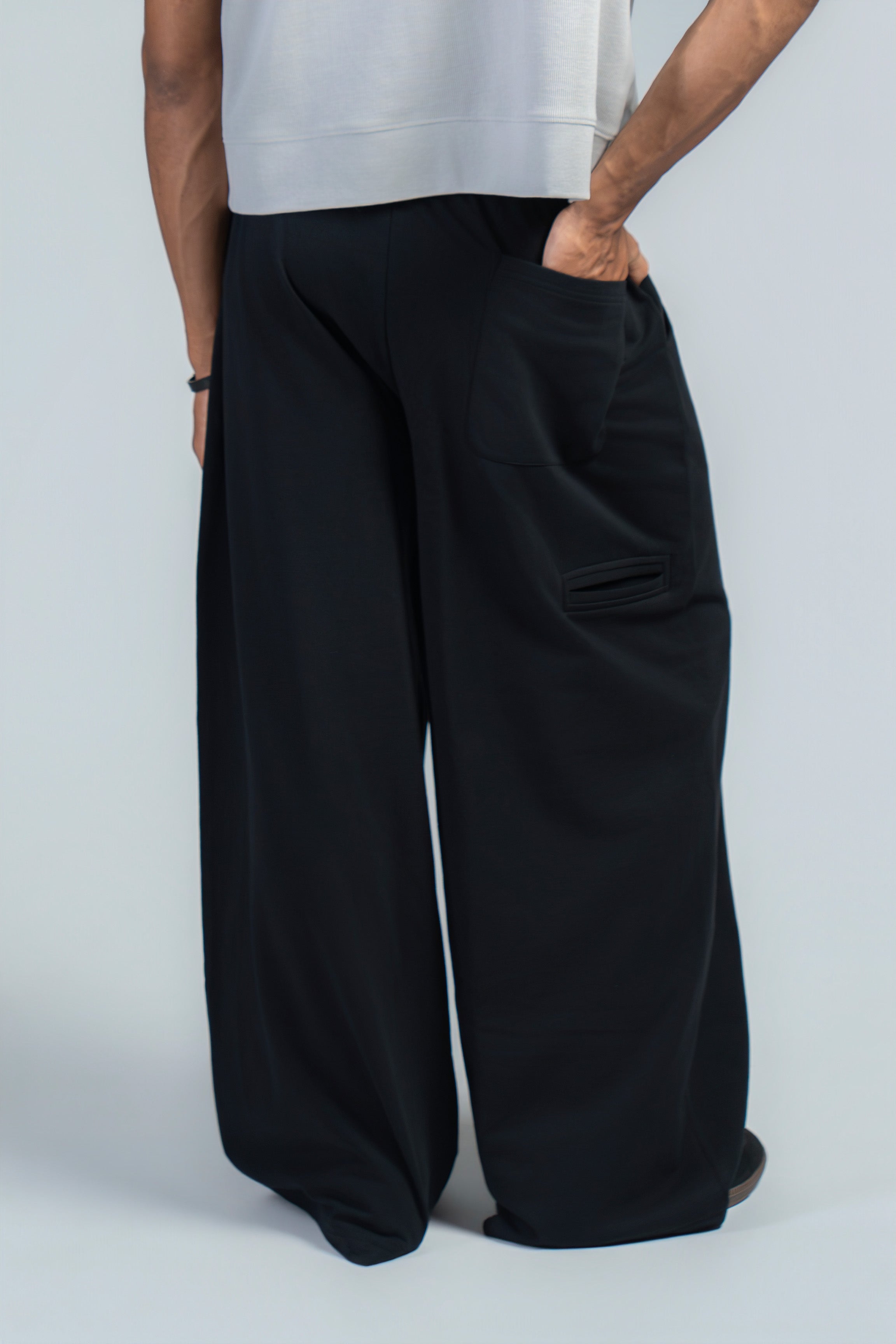BASIC B* - BLACK LOOSE SWEATPANTS