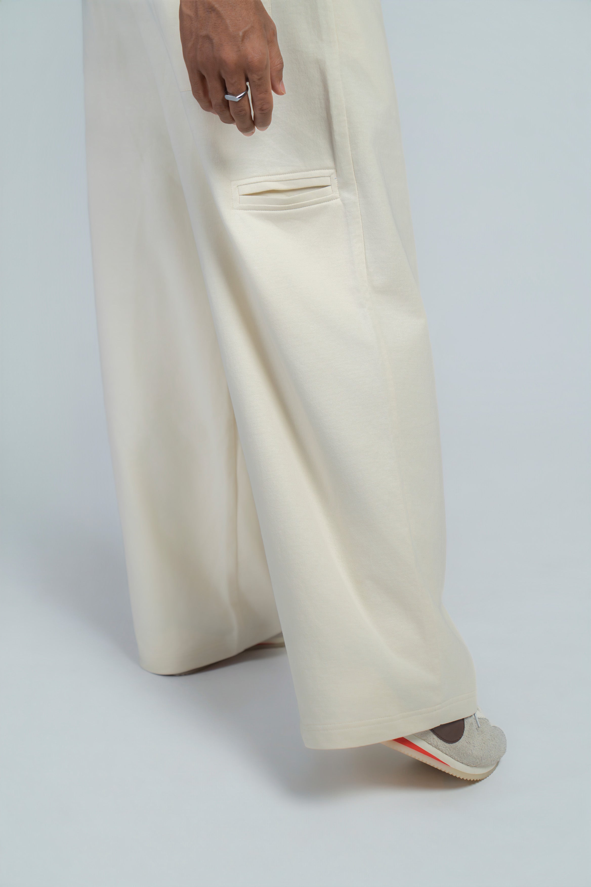 BASIC B* - BEIGE LOOSE SWEATPANTS