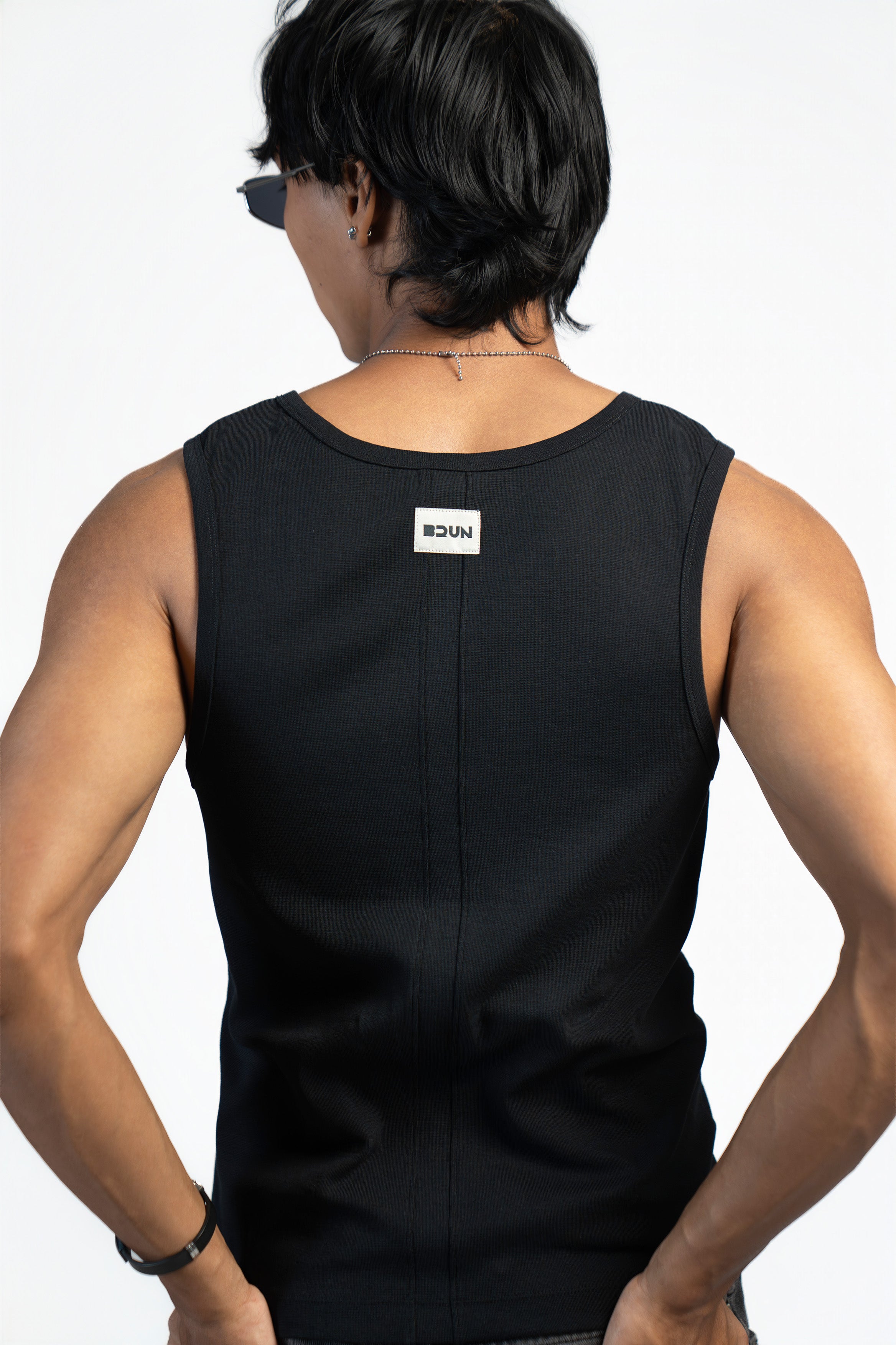 BASIC B* - BLACK FITTED TANK
