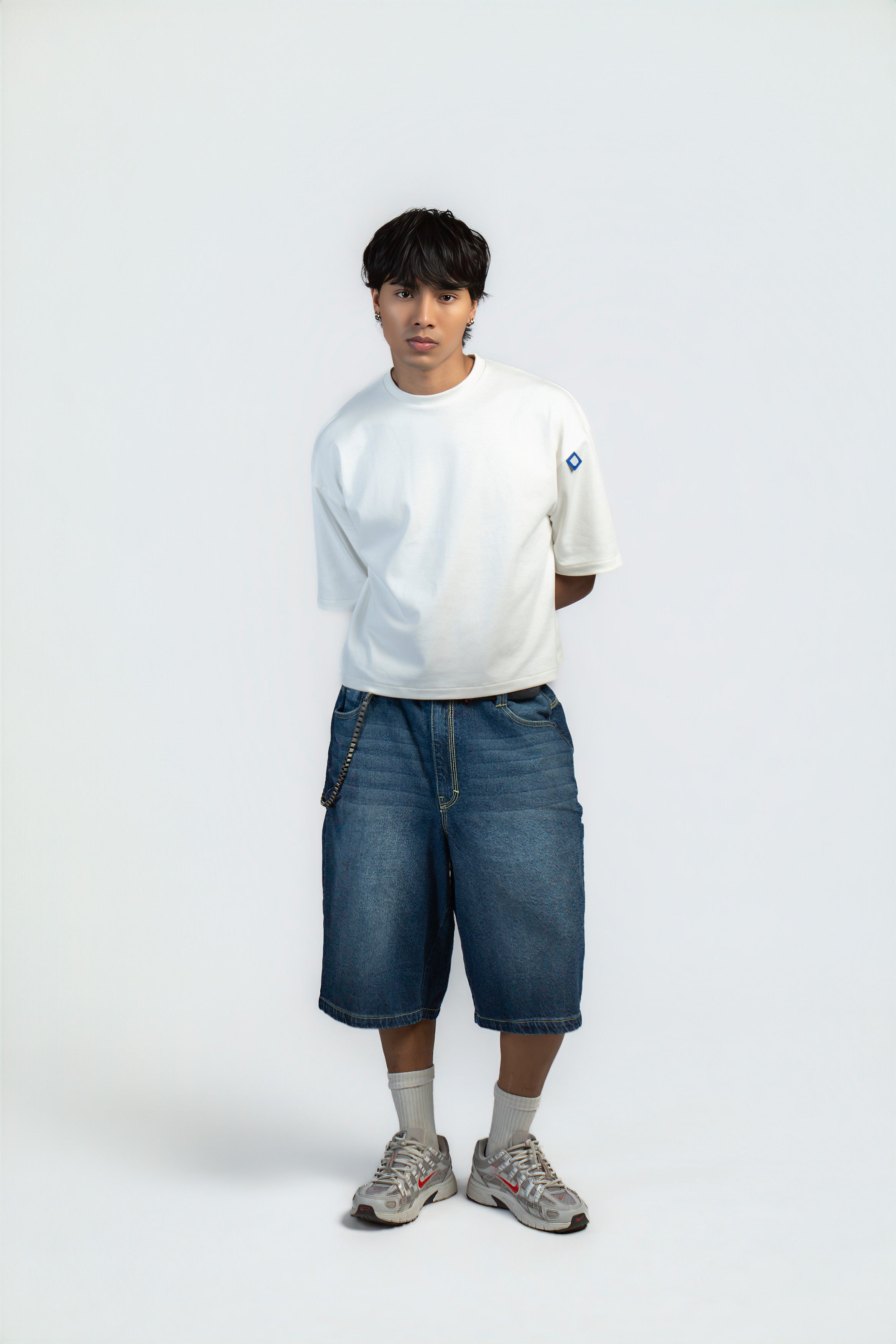BASIC*B - SENSITIVE CONTENT CROPPED BOXY T-SHIRT
