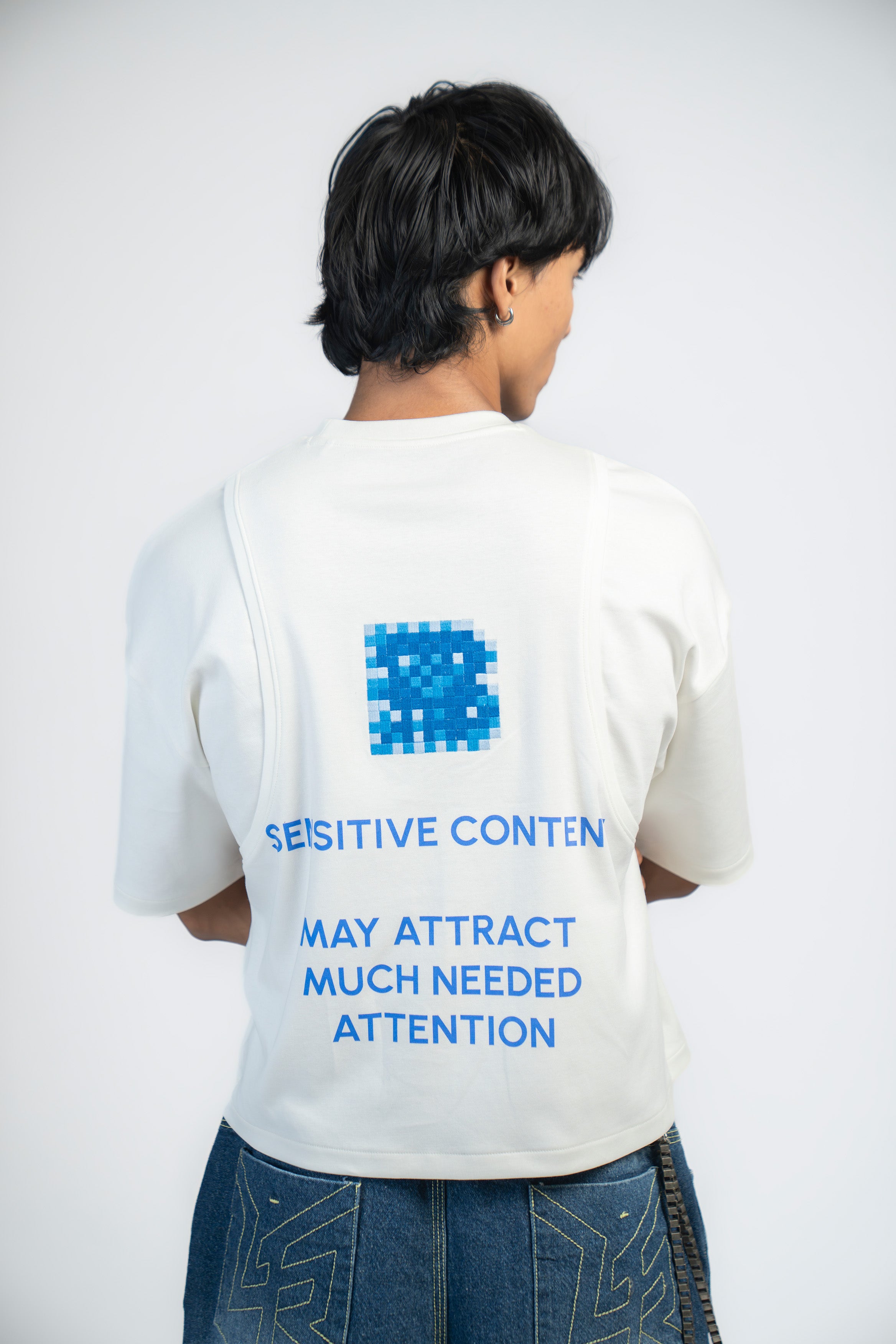 BASIC*B - SENSITIVE CONTENT CROPPED BOXY T-SHIRT