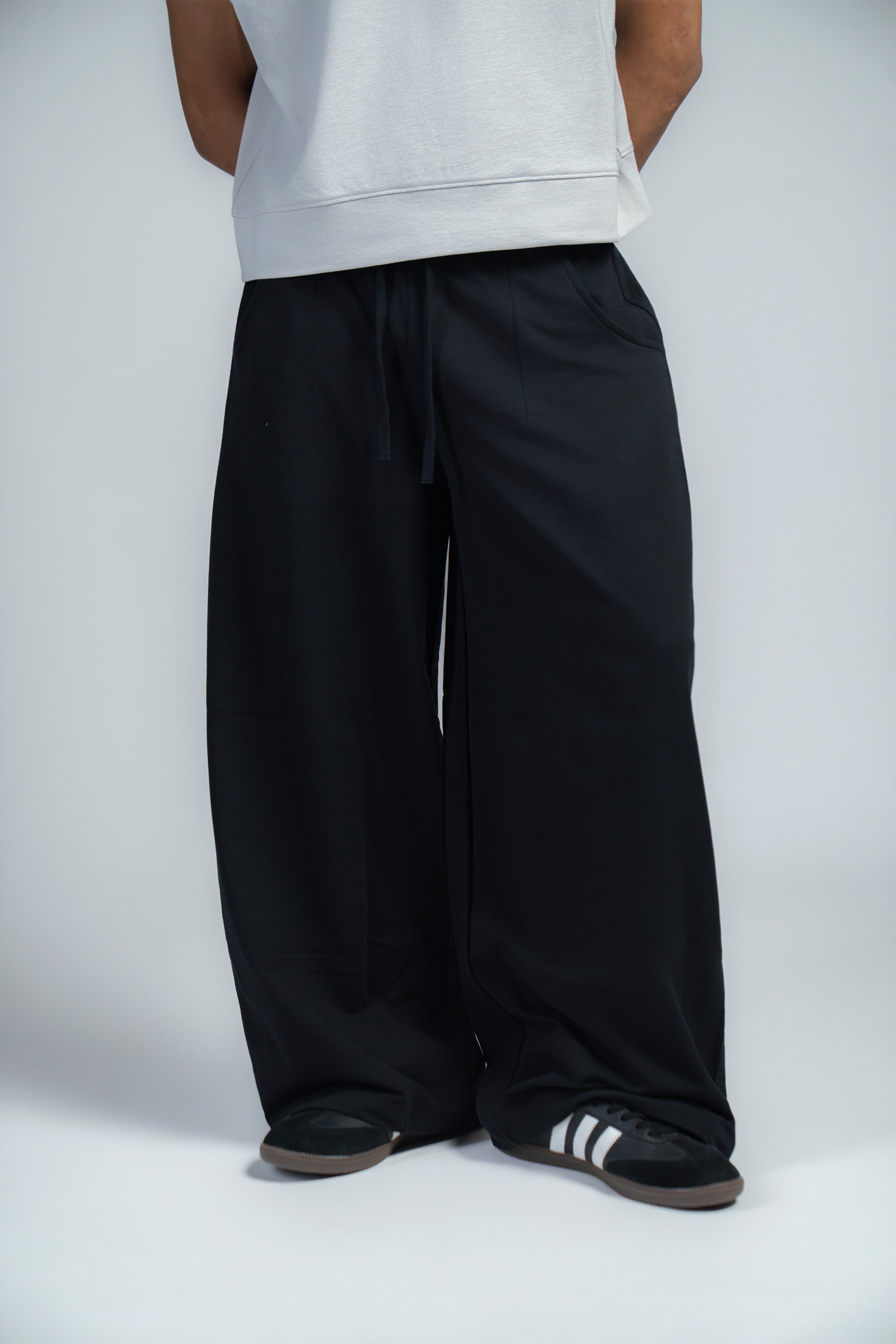 BASIC B* - BLACK LOOSE SWEATPANTS