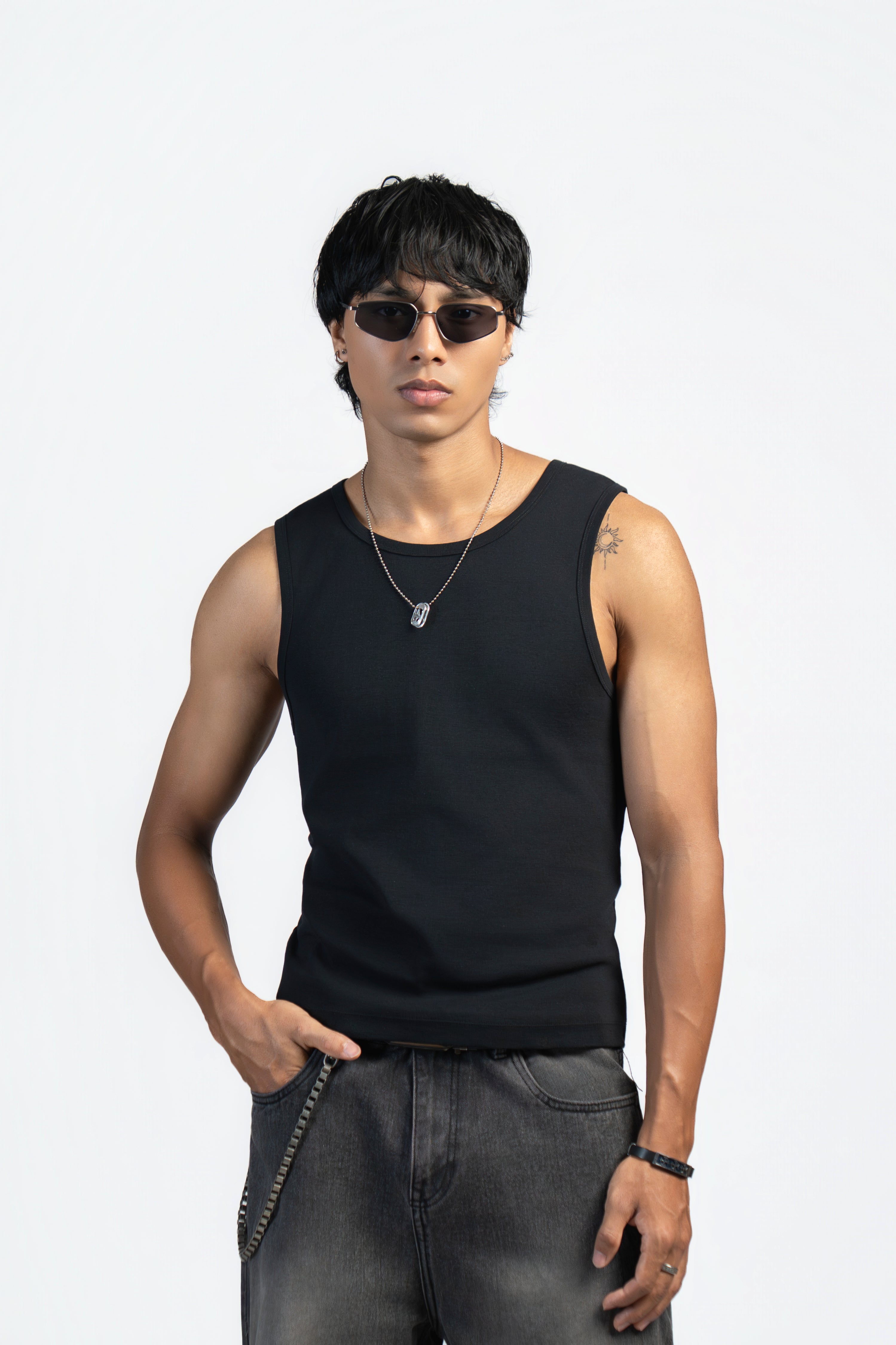 BASIC B* - BLACK FITTED TANK